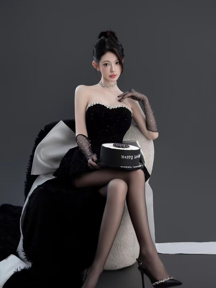 Elegante zwarte fotografiekost - Ethnic Fashion Studio recensie en prijs